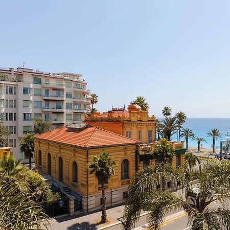 Отель Crisol Promenade *