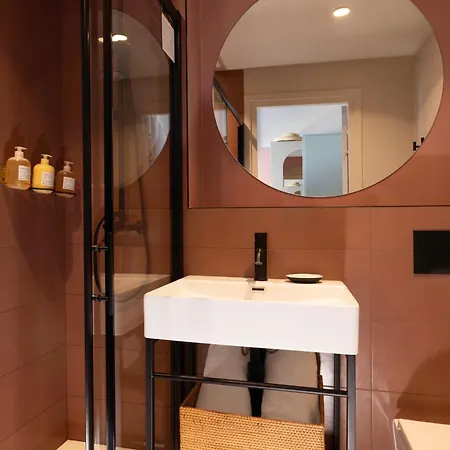 Crisol Promenade Hotel *