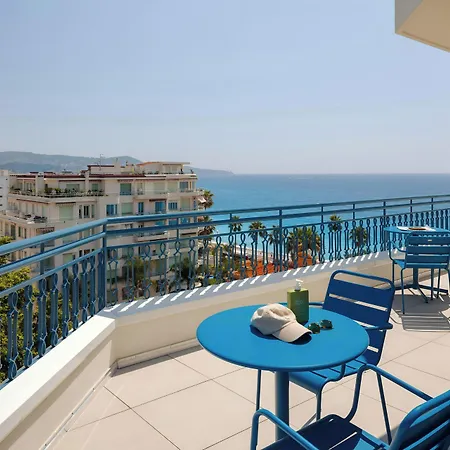 Crisol Promenade Hotel
