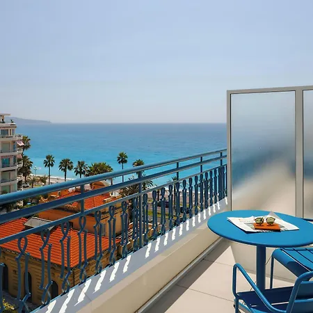 Crisol Promenade Hotel *