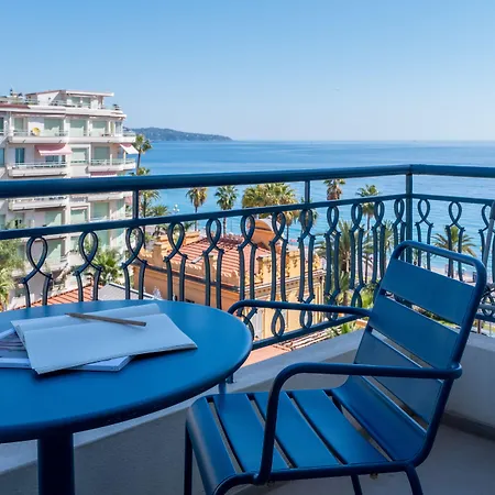Crisol Promenade Hotel