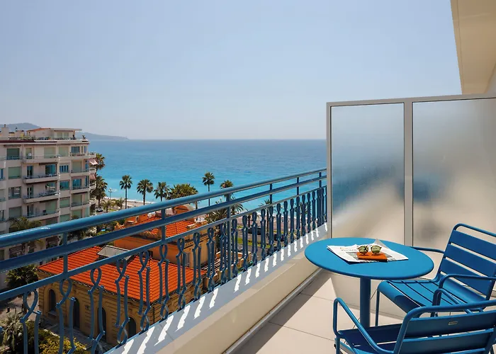 Crisol Promenade Hotel