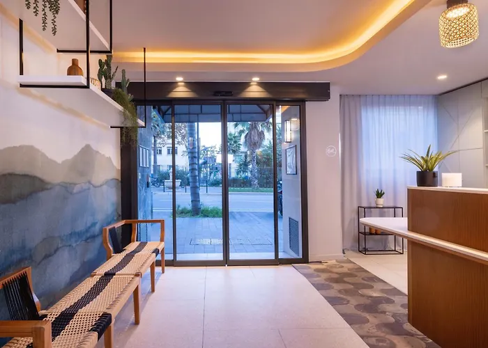 Crisol Promenade Hotel