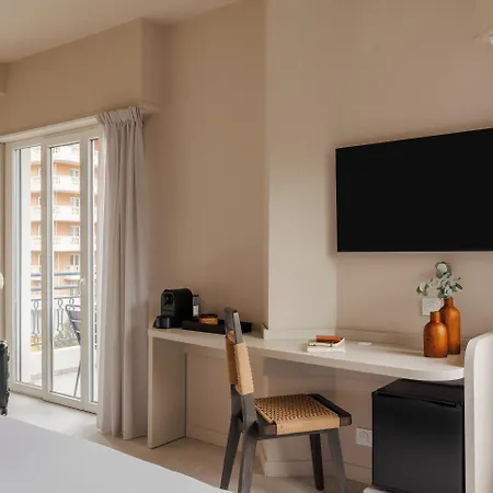 Crisol Promenade Hotel